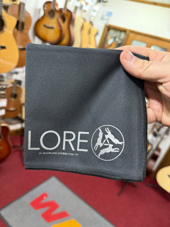 LORE Polishing Cloth folded – guitar care accessory