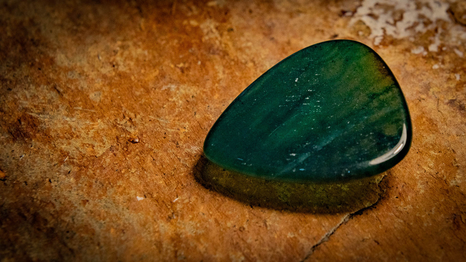 Brazil grass natural stone guitar pick – Moorland Distribution